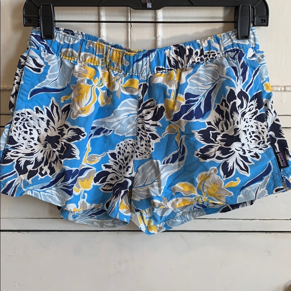 Women’s Patagonia Barely Baggies LIKE NEW